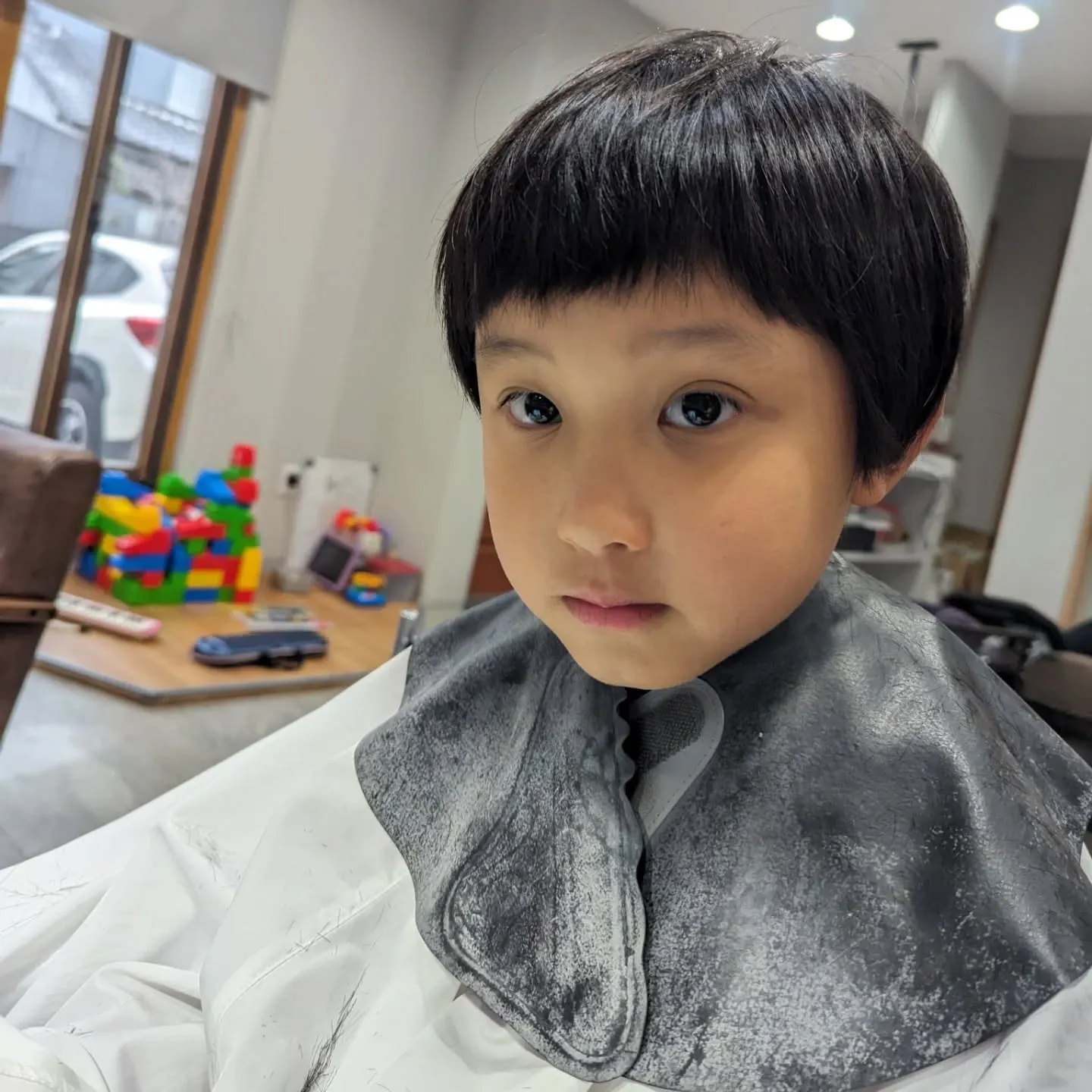 カット　インナーブリーチ　カラー　トリートメント