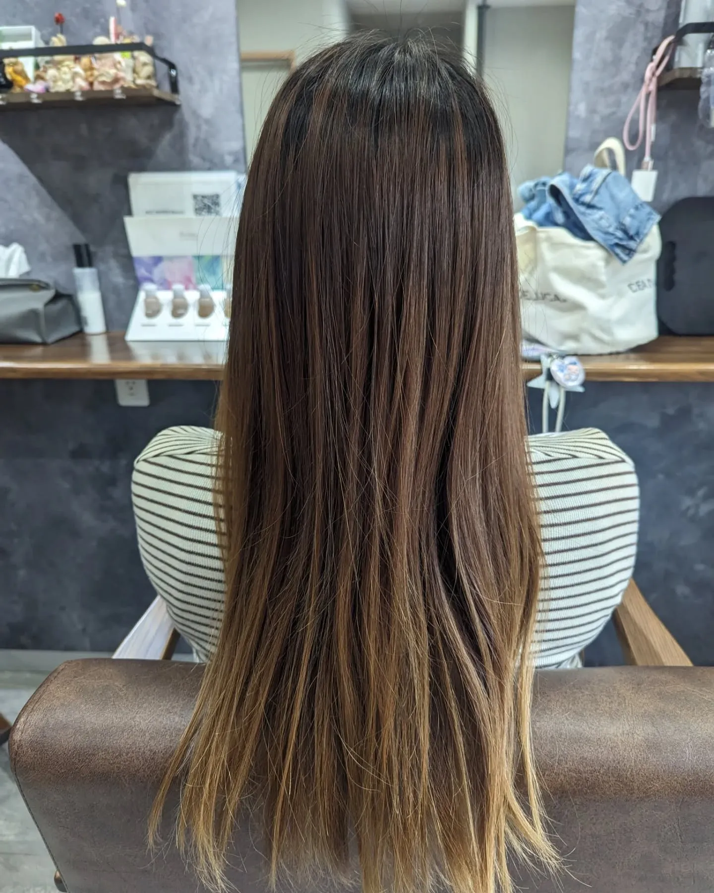 カット　ブリーチ　カラー　トリートメント