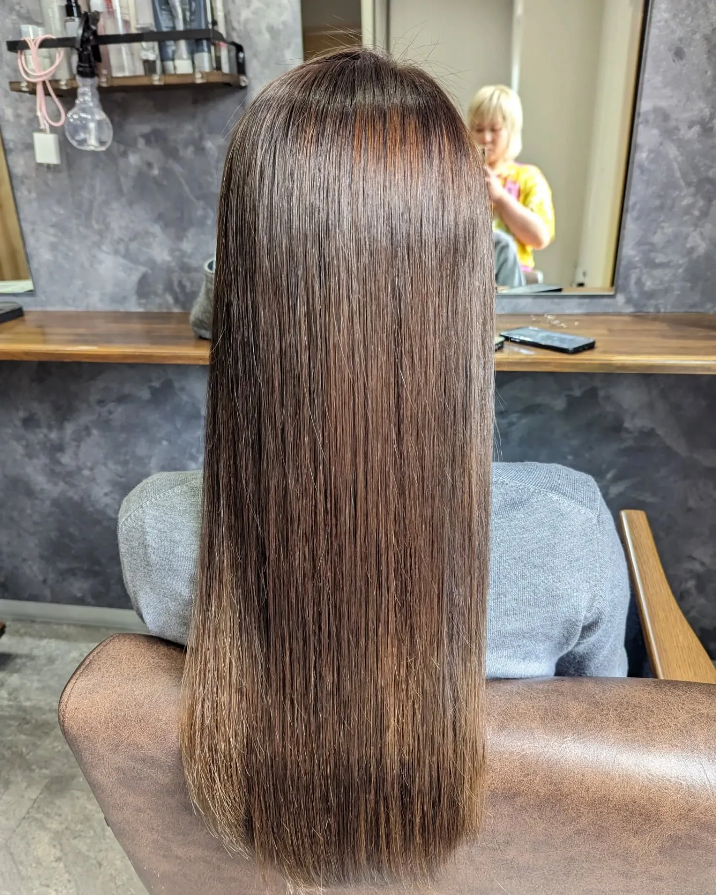 カット　カラー　縮毛矯正　トリートメント